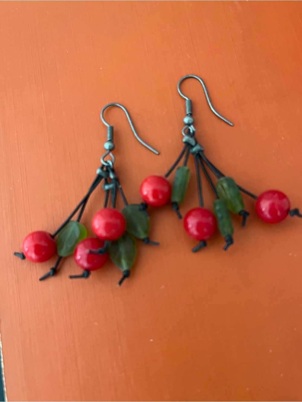 Vintage Cherries Cherry Red & Green Glass Leaves Earrings 🍒🍒 - Picture 4 of 7